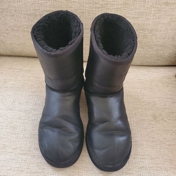 Ugg Leather Classic Short Water Resistant Boot Sz 10 - Picture 7 of 15